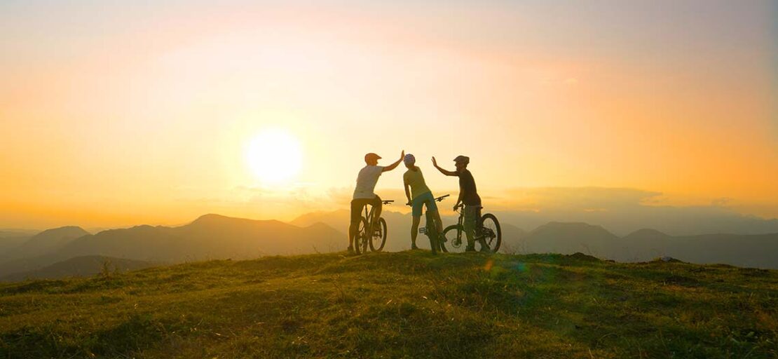 personas en bicicleta